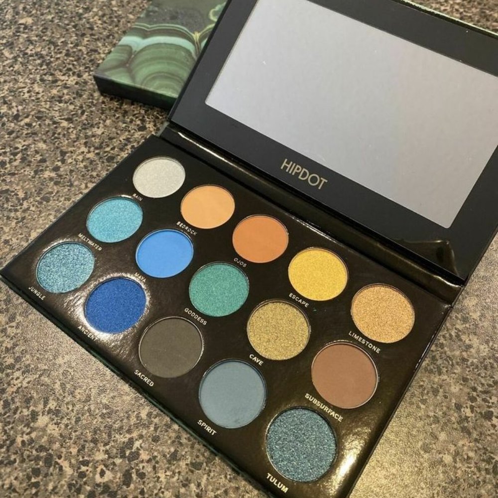 HipDot Cenote Eyeshadow Palette, 15 matte and shimmers, Highly Pigmented, Clean